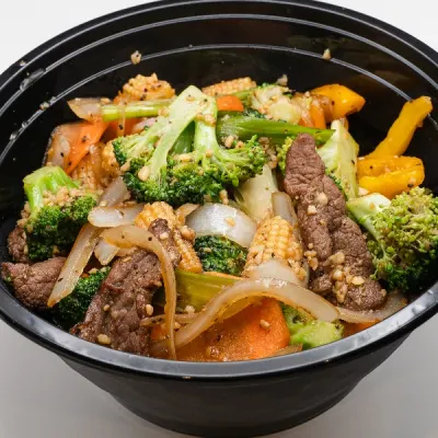 pepper garlic stir fry with onion, carrot and bell pepper