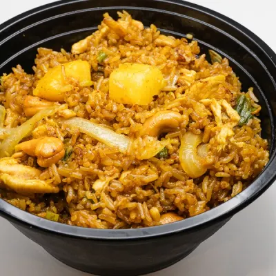 pineapple fried rice with cashews and curry powder